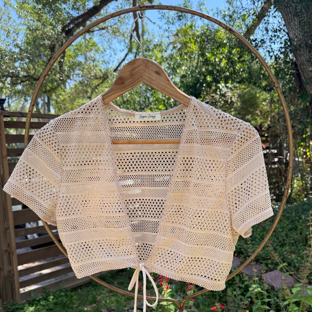 Dippin’ Daisy’s Crochet Tie Front Bolero Shrug • Never Worn • Size L